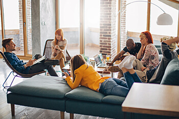 Lerngruppe junger Erwachsener